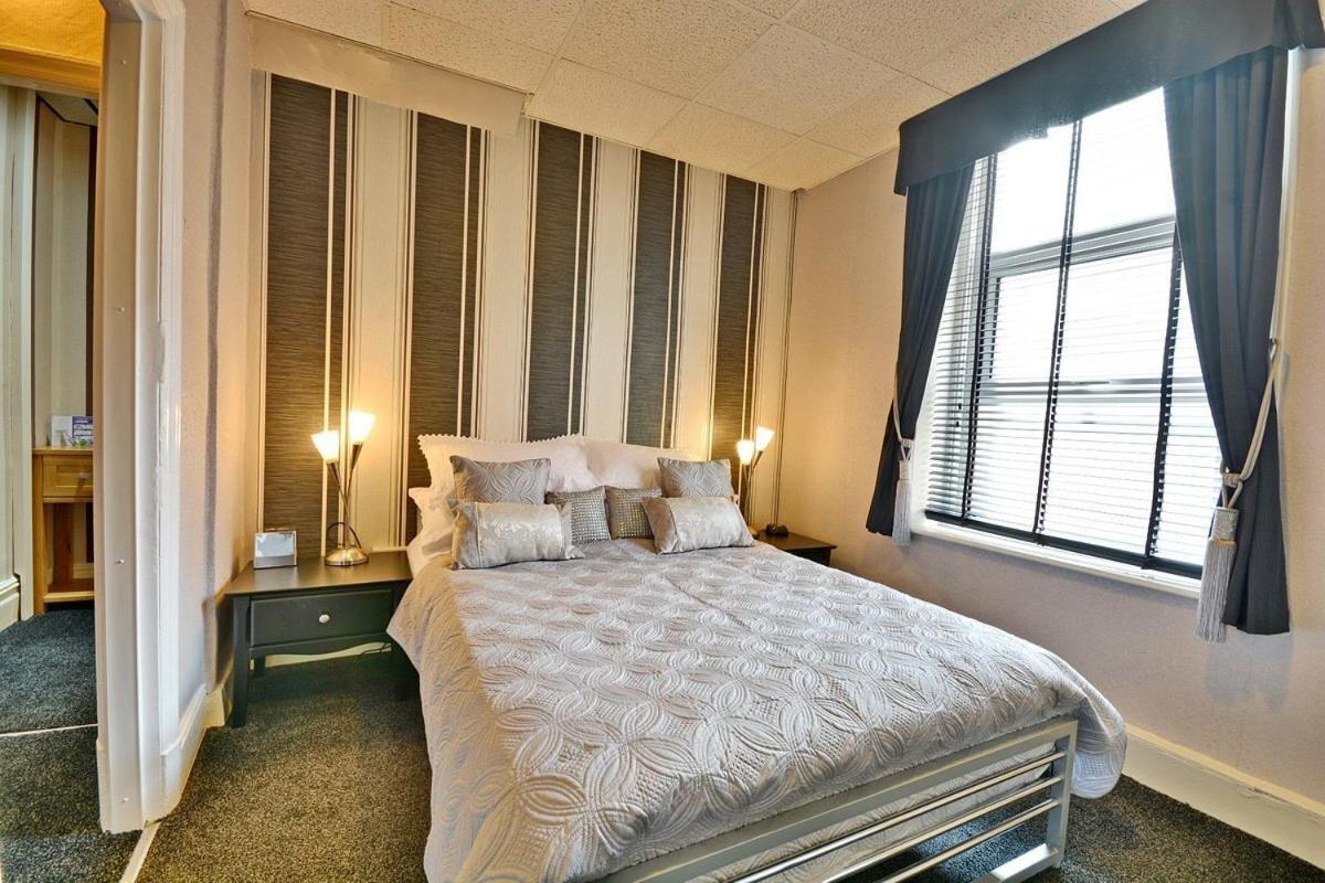 Phildene Suites Blackpool Exterior photo